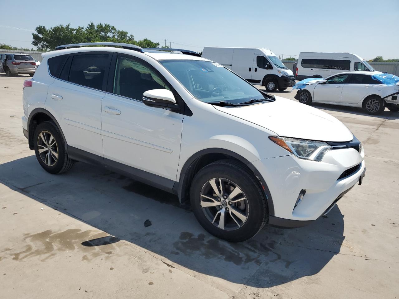 Photo 3 VIN: JTMRFREV1HJ132365 - TOYOTA RAV 4 