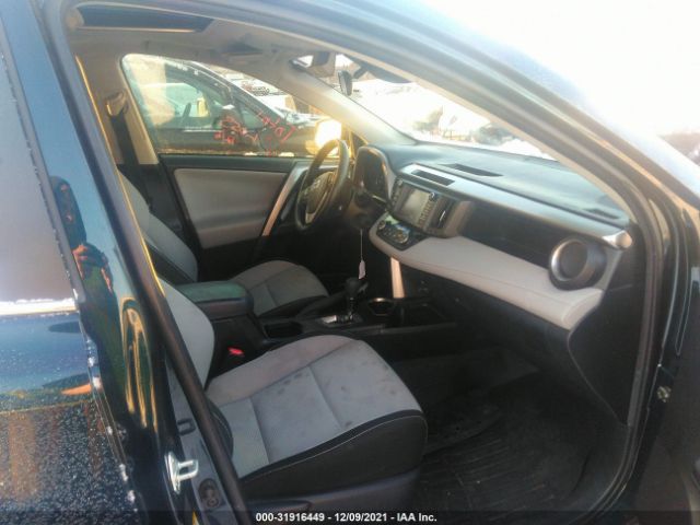 Photo 4 VIN: JTMRFREV1HJ146749 - TOYOTA RAV4 