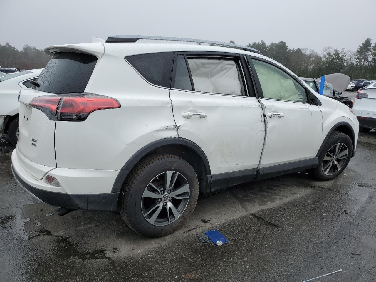 Photo 2 VIN: JTMRFREV1JJ178445 - TOYOTA RAV 4 