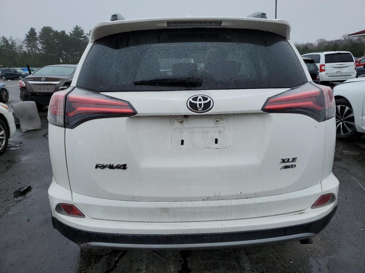 Photo 5 VIN: JTMRFREV1JJ178445 - TOYOTA RAV 4 