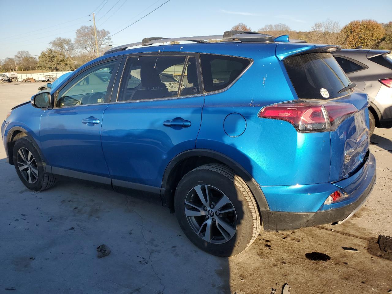 Photo 1 VIN: JTMRFREV1JJ187047 - TOYOTA RAV 4 