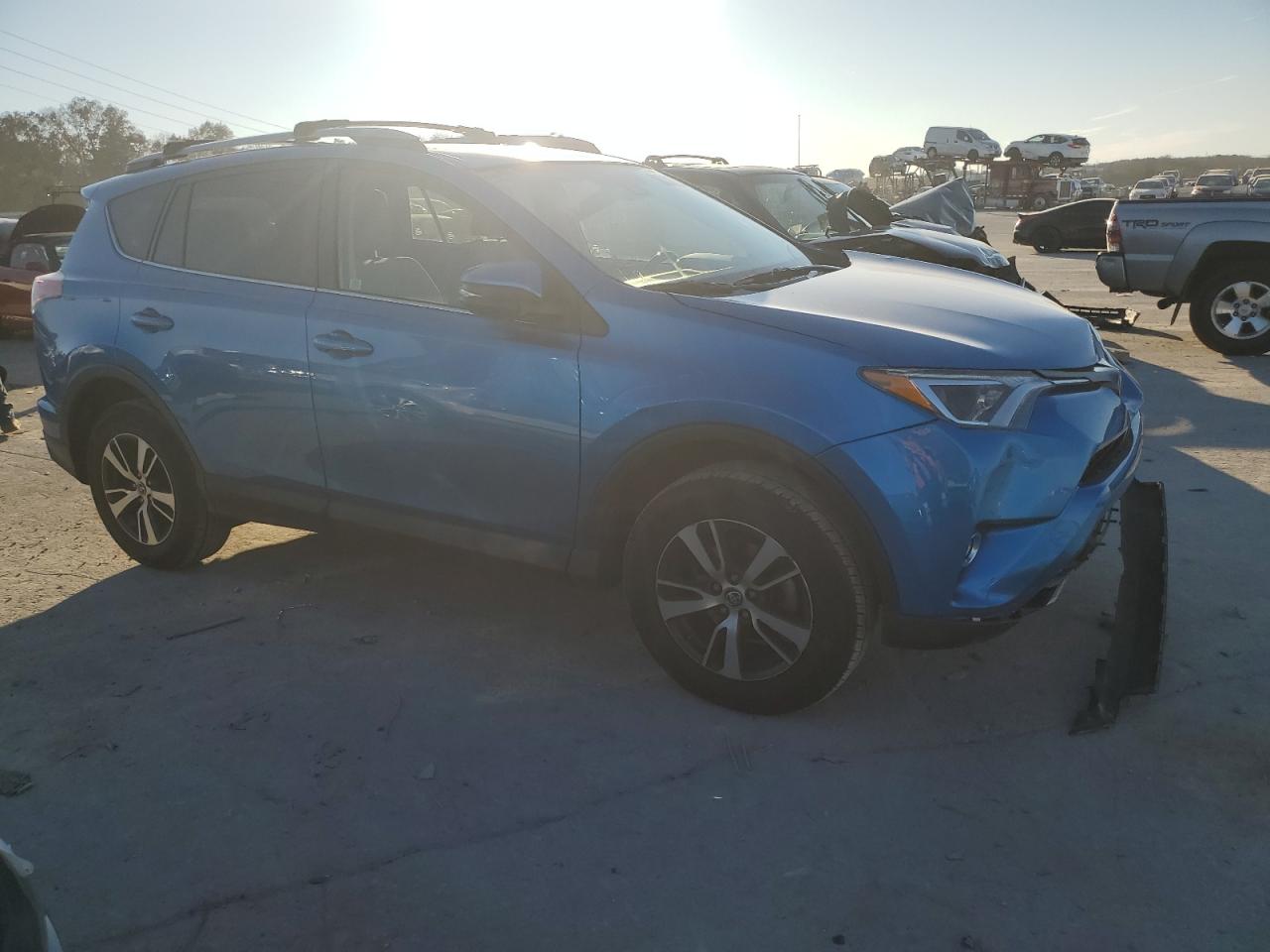 Photo 3 VIN: JTMRFREV1JJ187047 - TOYOTA RAV 4 