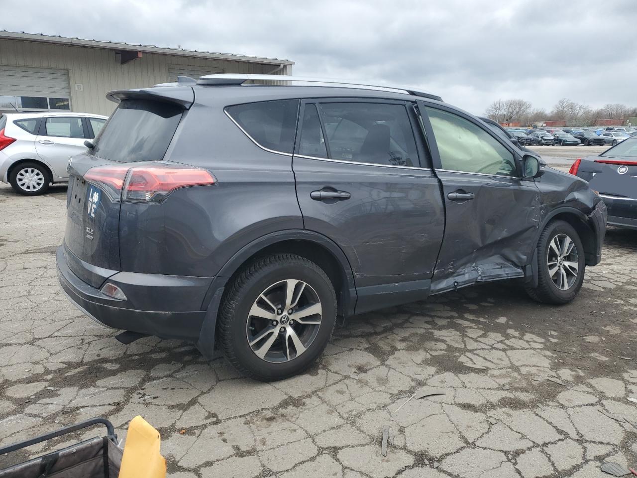 Photo 2 VIN: JTMRFREV1JJ230835 - TOYOTA RAV 4 