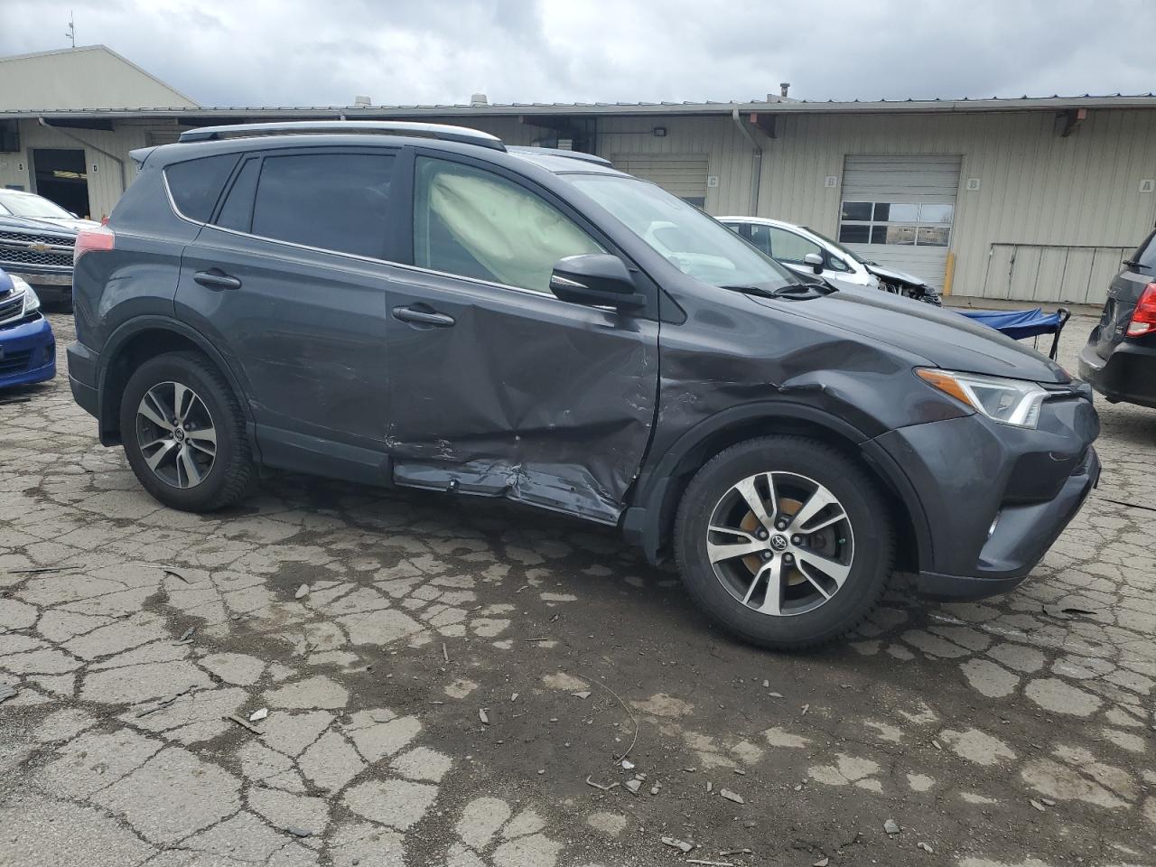 Photo 3 VIN: JTMRFREV1JJ230835 - TOYOTA RAV 4 