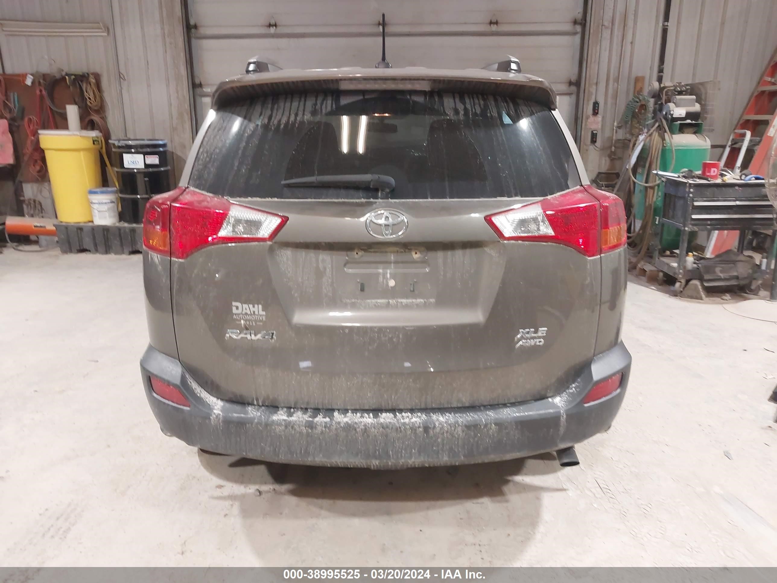 Photo 16 VIN: JTMRFREV2FD097282 - TOYOTA RAV 4 