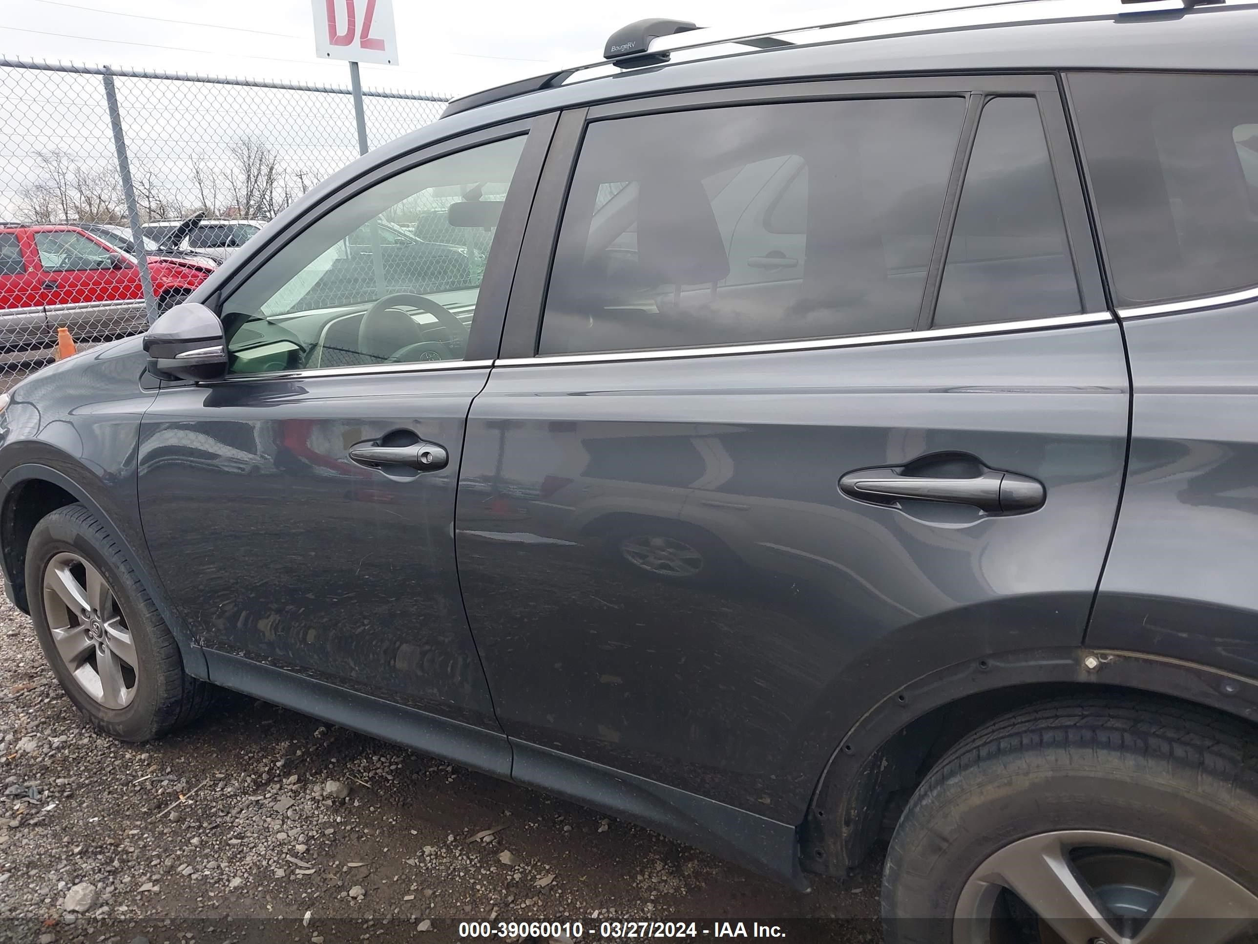 Photo 14 VIN: JTMRFREV2FD132760 - TOYOTA RAV 4 