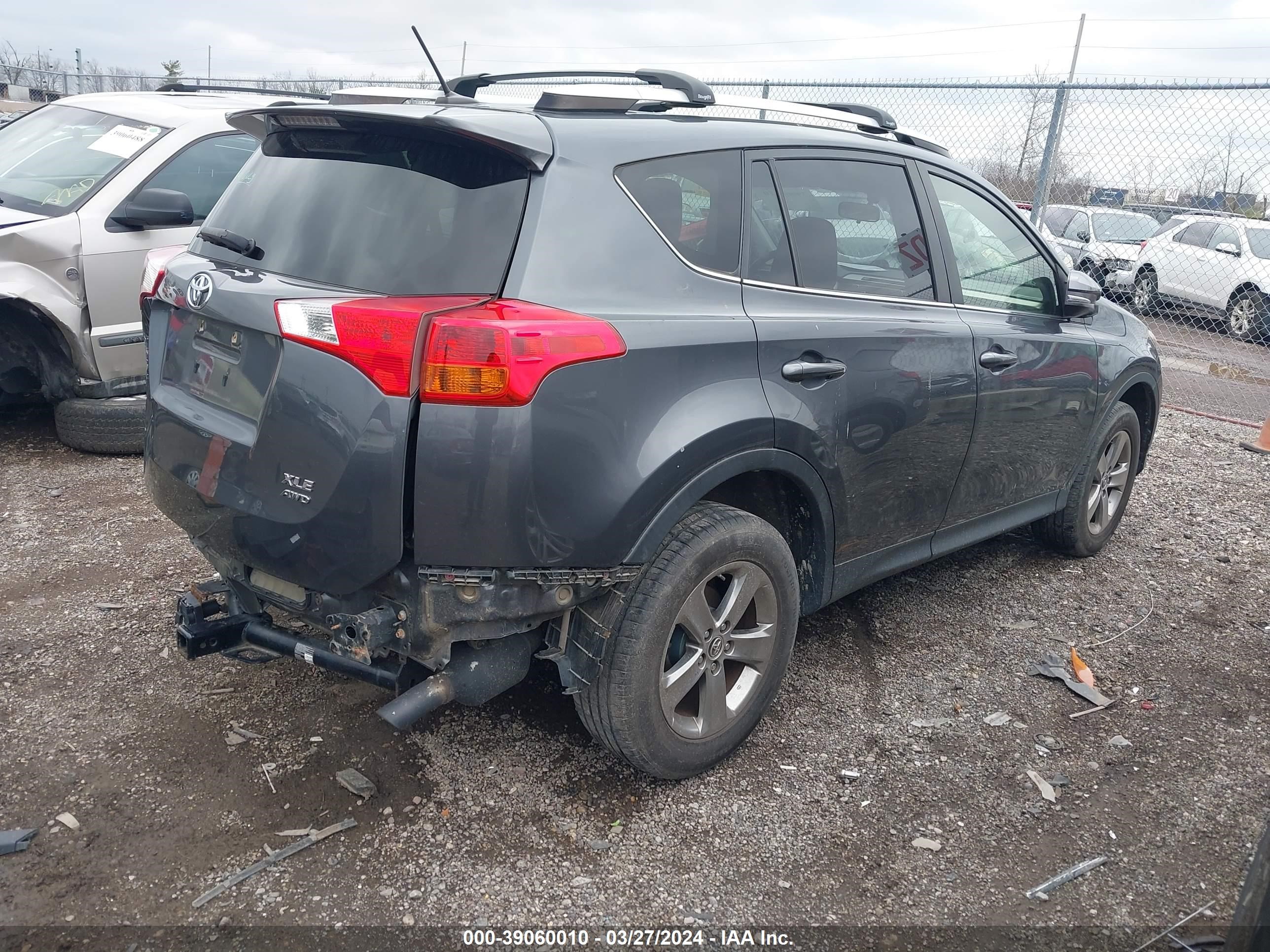 Photo 3 VIN: JTMRFREV2FD132760 - TOYOTA RAV 4 