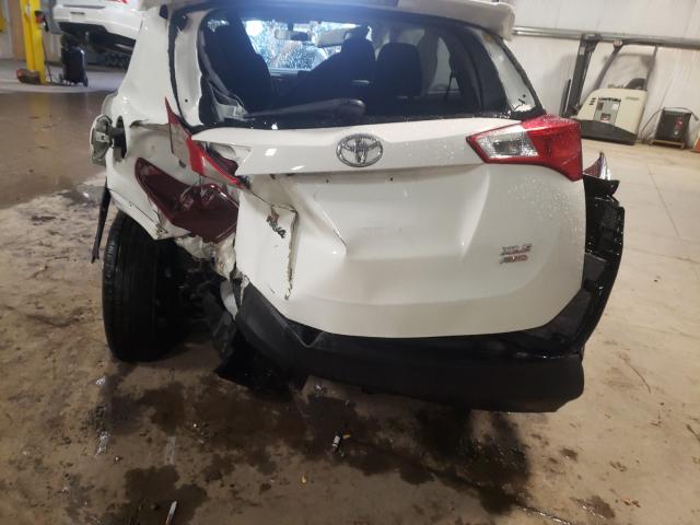 Photo 8 VIN: JTMRFREV2FJ037486 - TOYOTA RAV4 XLE 