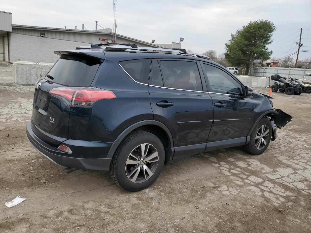 Photo 2 VIN: JTMRFREV2HD207220 - TOYOTA RAV 4 