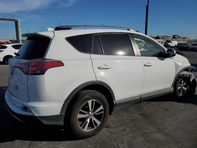 Photo 2 VIN: JTMRFREV2JD234777 - TOYOTA RAV4 