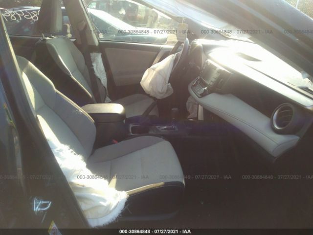 Photo 4 VIN: JTMRFREV2JJ747335 - TOYOTA RAV4 