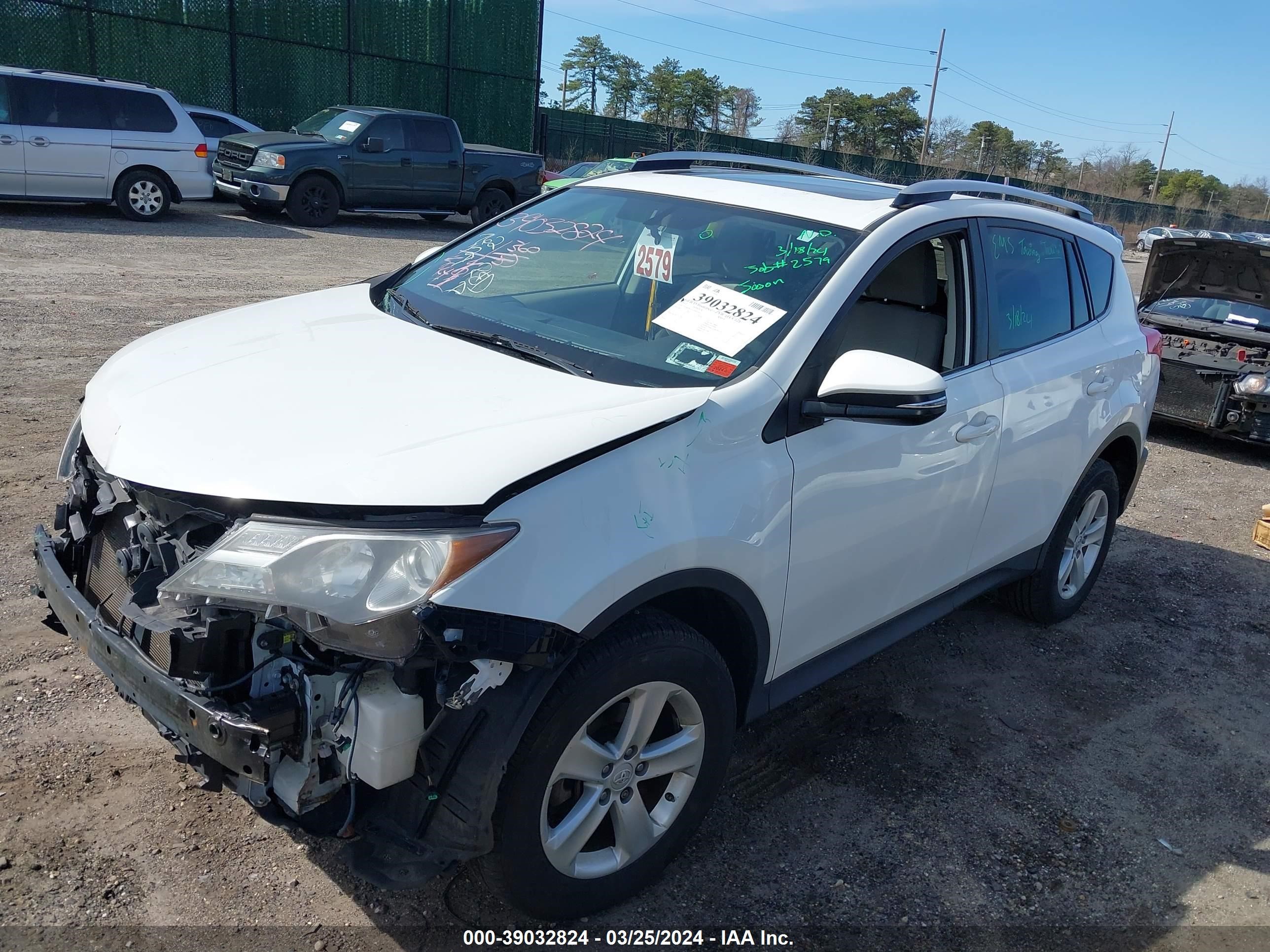 Photo 1 VIN: JTMRFREV3D5001666 - TOYOTA RAV 4 