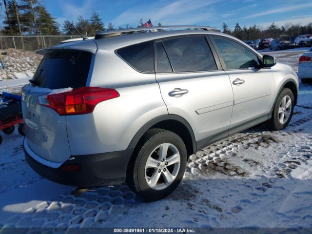 Photo 3 VIN: JTMRFREV3D5021352 - TOYOTA RAV4 