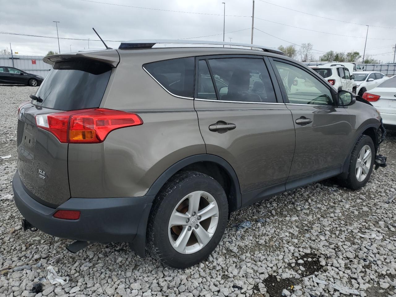 Photo 2 VIN: JTMRFREV3DD030204 - TOYOTA RAV 4 