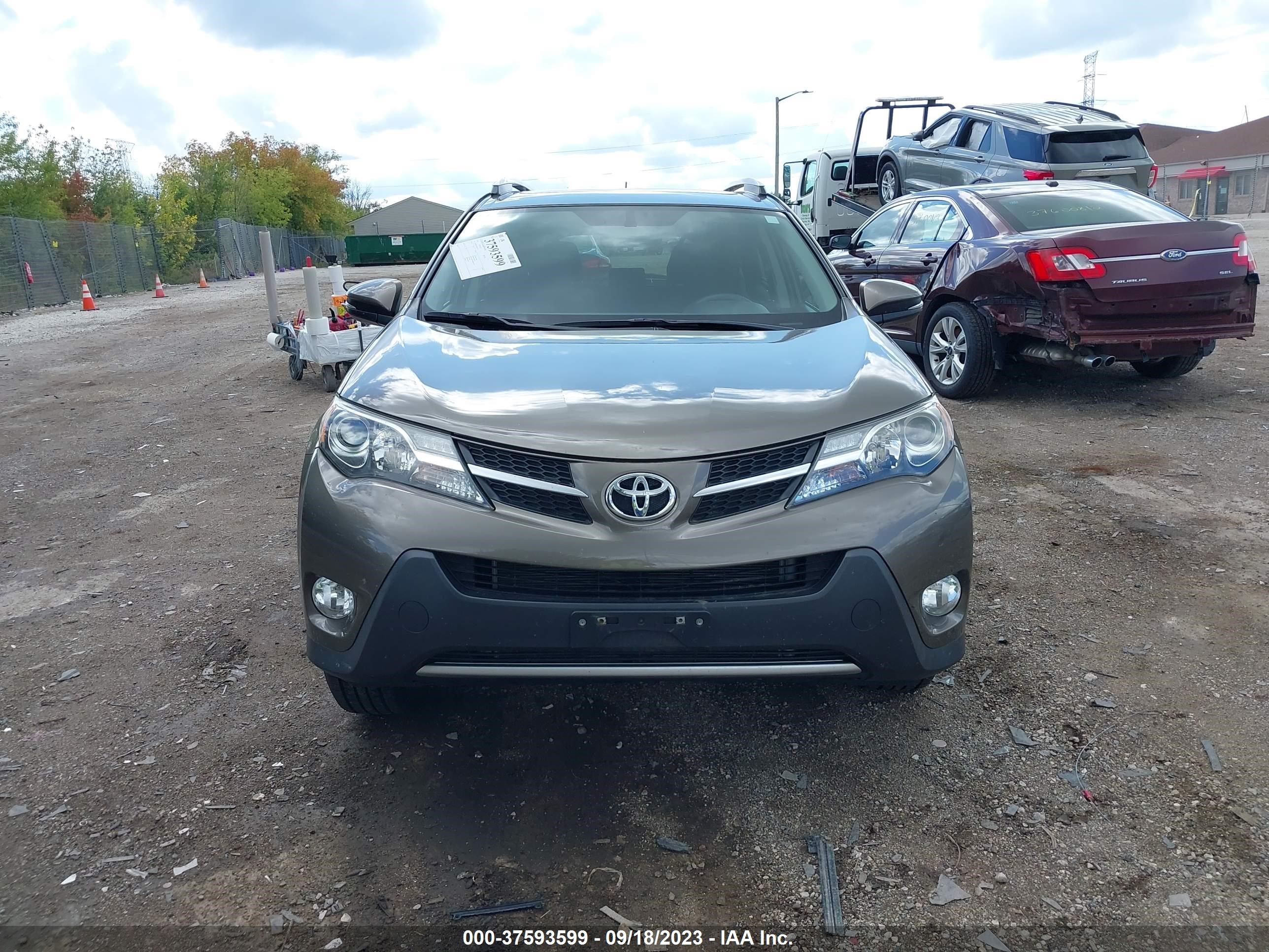 Photo 11 VIN: JTMRFREV3ED077315 - TOYOTA RAV 4 