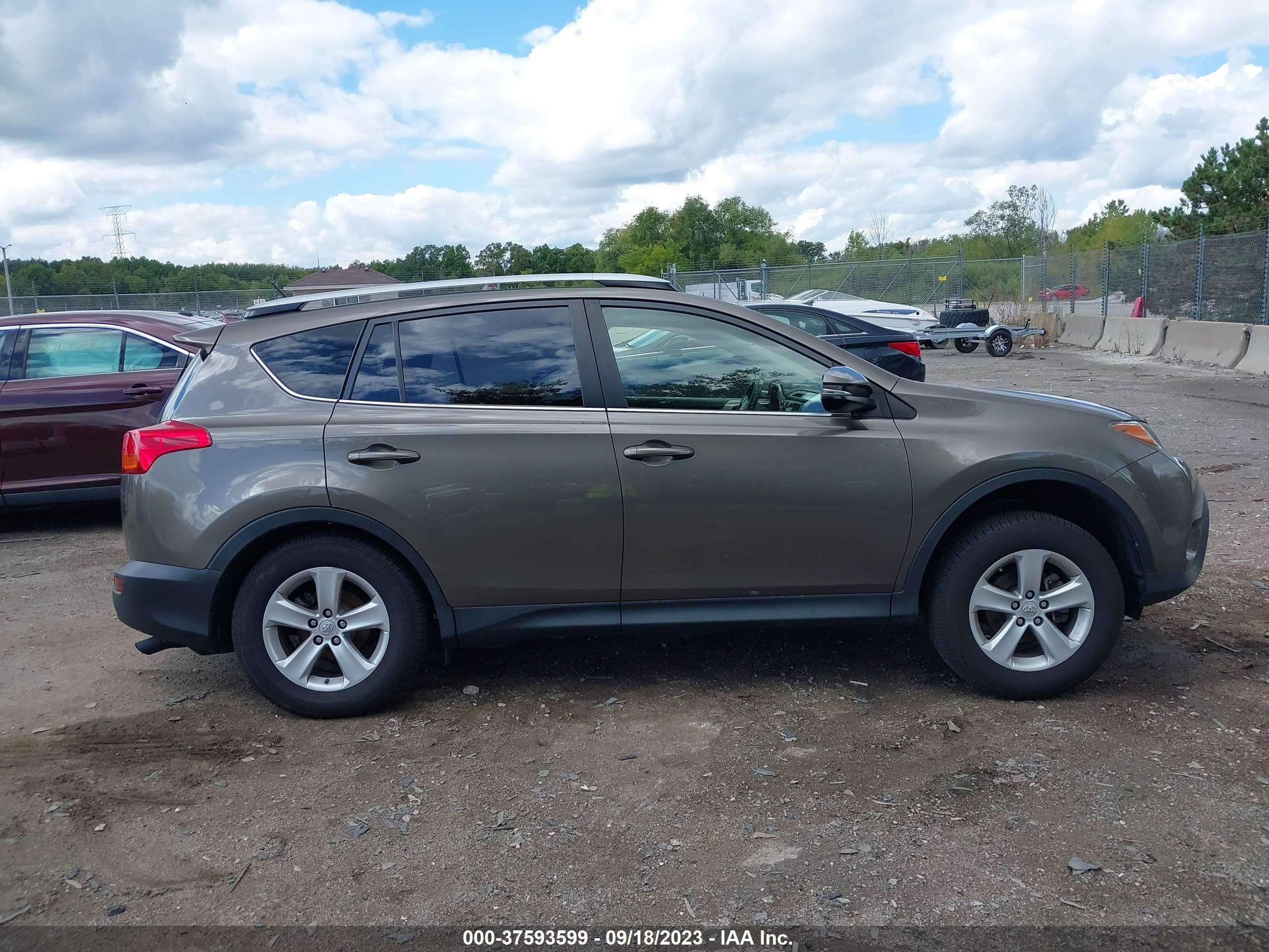 Photo 12 VIN: JTMRFREV3ED077315 - TOYOTA RAV 4 