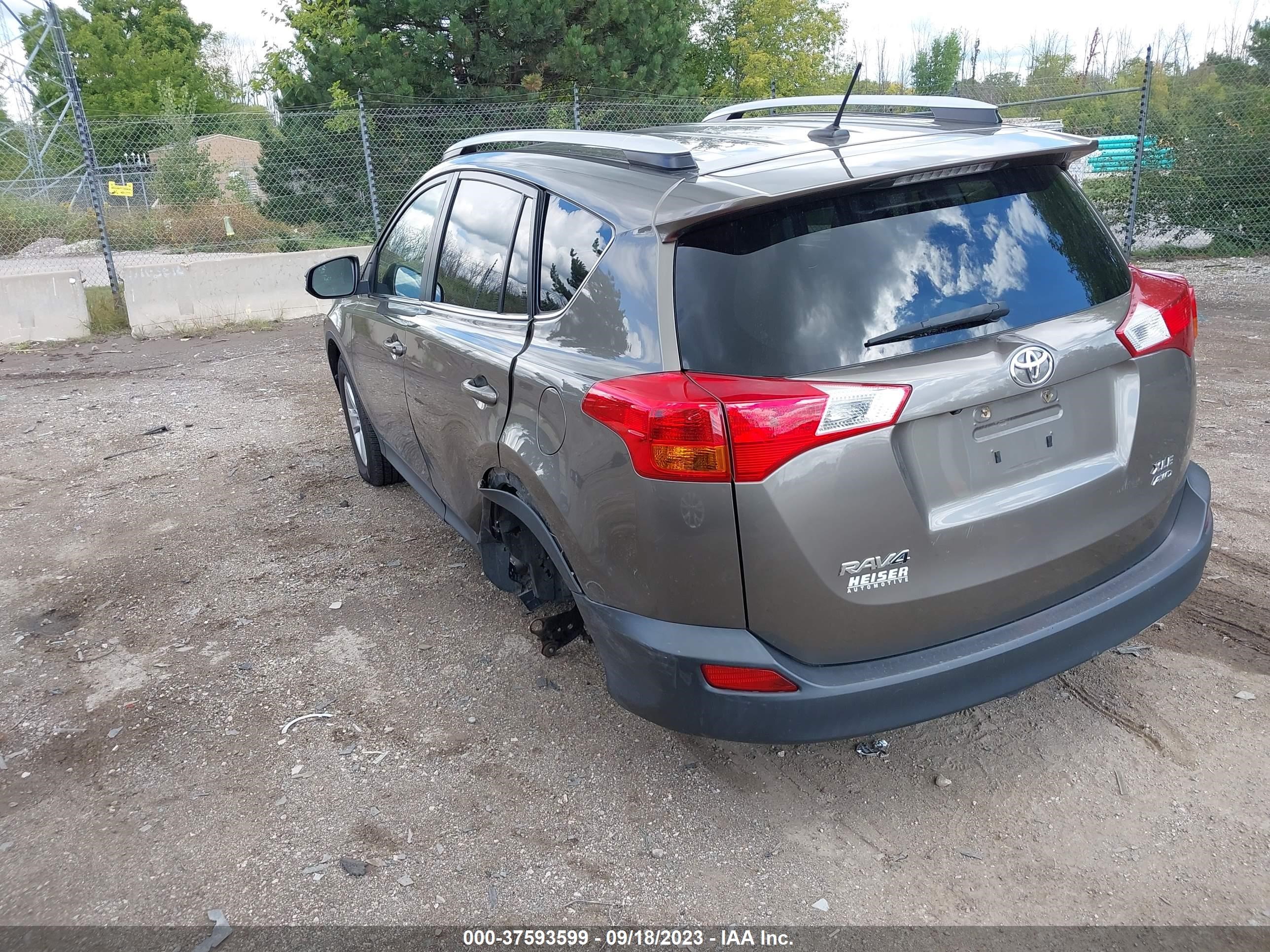 Photo 2 VIN: JTMRFREV3ED077315 - TOYOTA RAV 4 