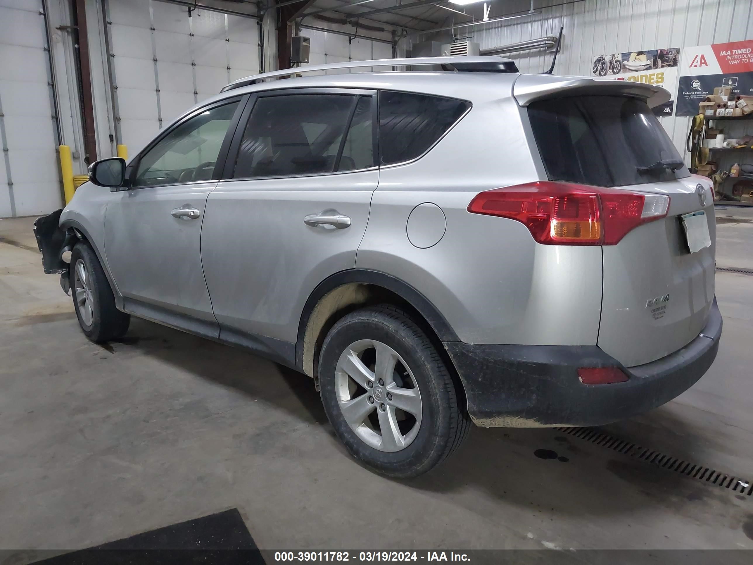 Photo 2 VIN: JTMRFREV3EJ009856 - TOYOTA RAV 4 