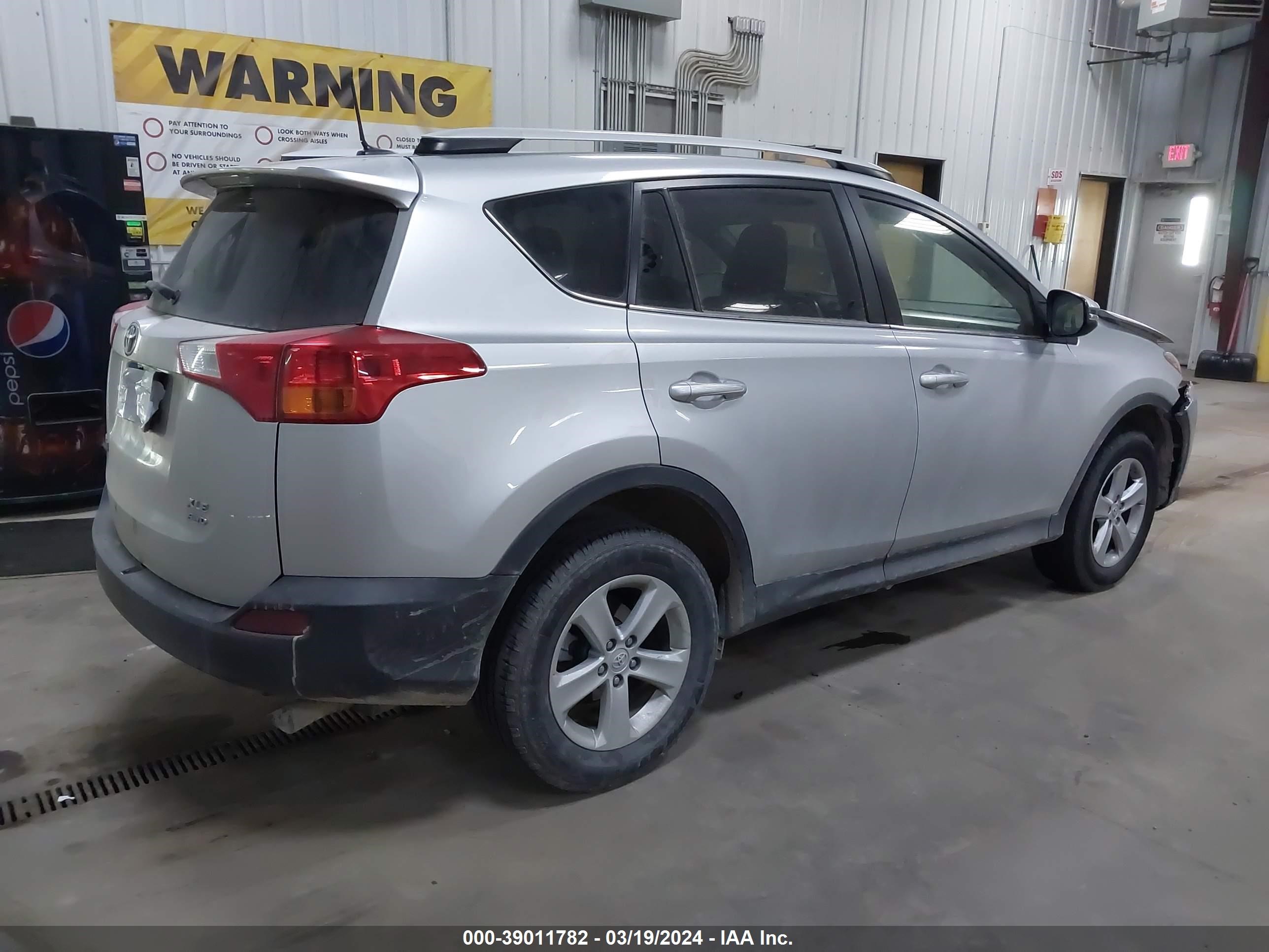 Photo 3 VIN: JTMRFREV3EJ009856 - TOYOTA RAV 4 