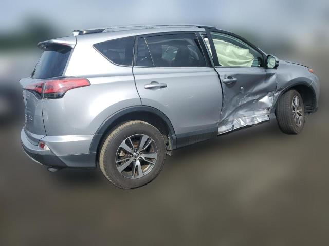 Photo 2 VIN: JTMRFREV3JD239826 - TOYOTA RAV4 