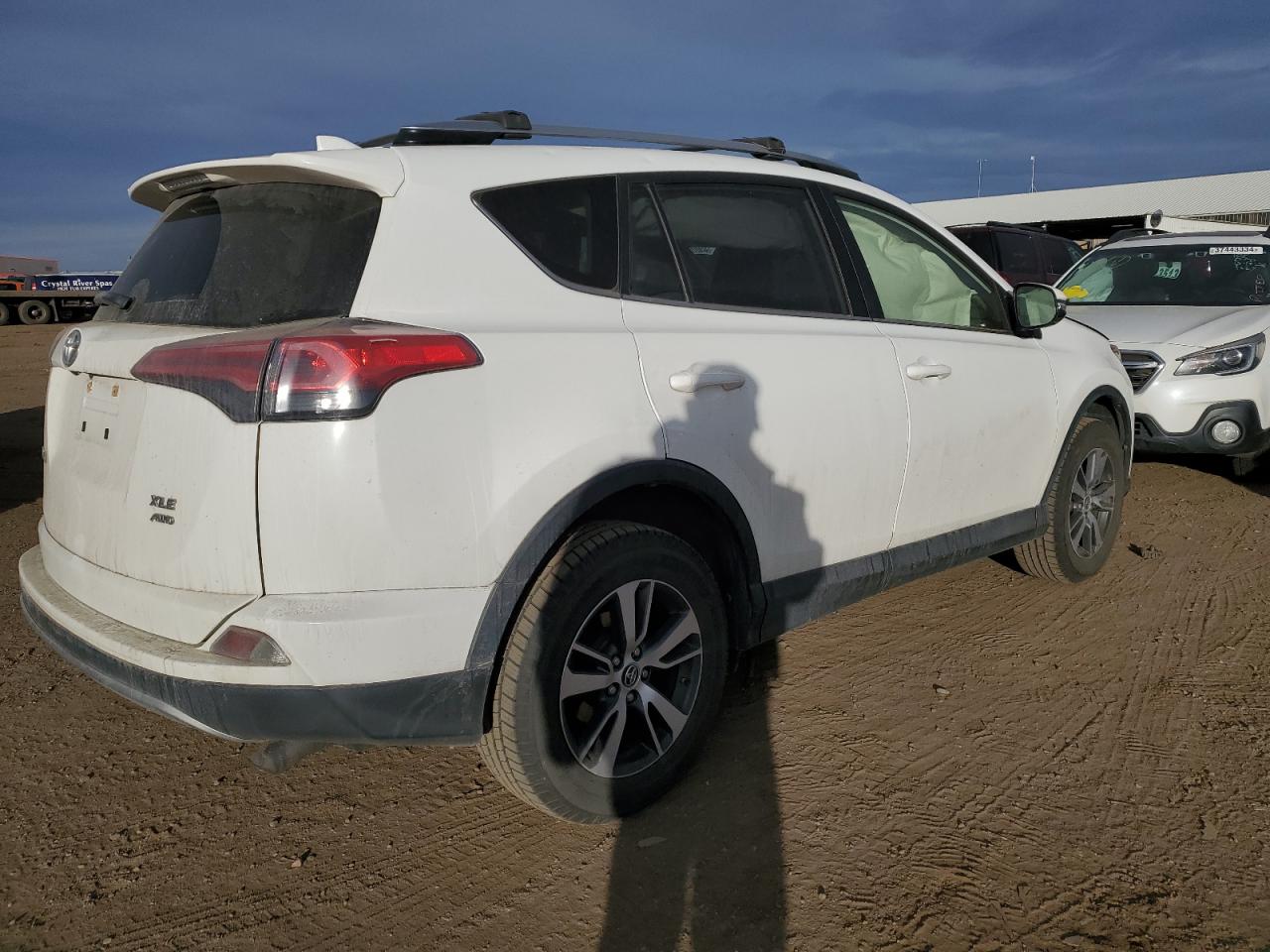 Photo 2 VIN: JTMRFREV3JJ195313 - TOYOTA RAV 4 