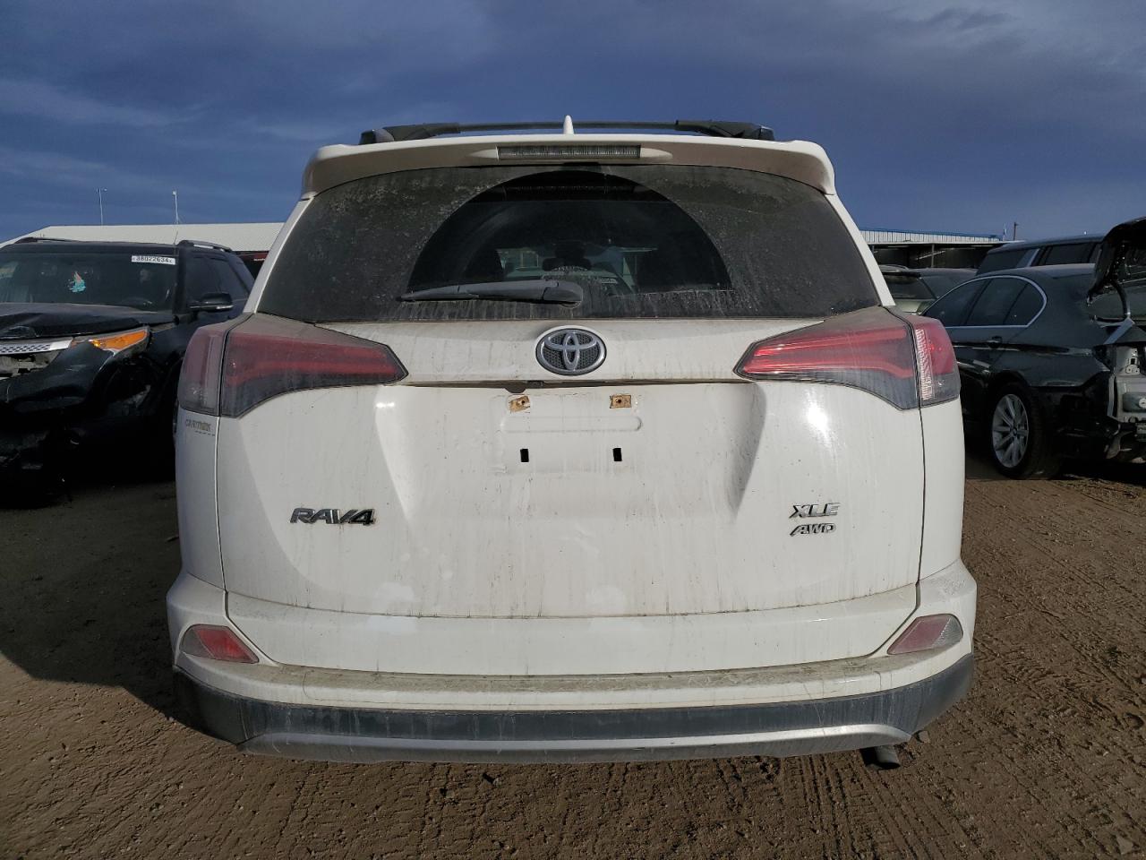 Photo 5 VIN: JTMRFREV3JJ195313 - TOYOTA RAV 4 