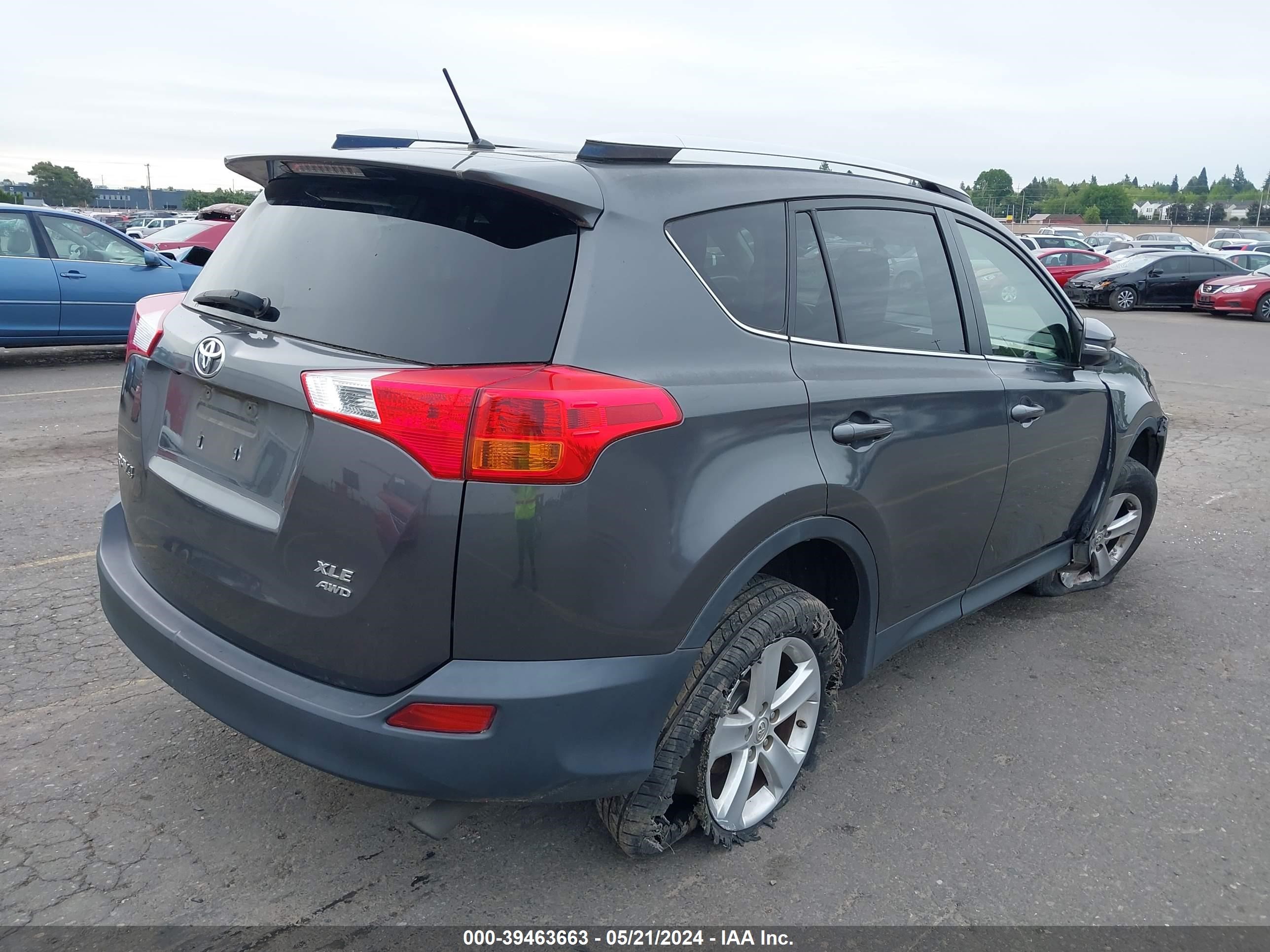 Photo 3 VIN: JTMRFREV4D5001613 - TOYOTA RAV 4 