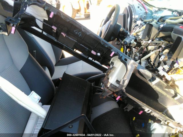 Photo 4 VIN: JTMRFREV4D5025930 - TOYOTA RAV4 