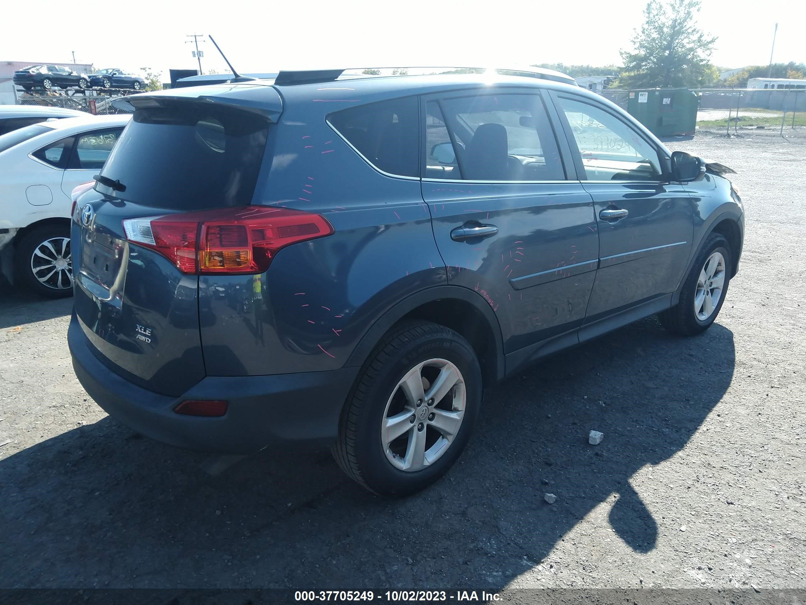 Photo 3 VIN: JTMRFREV4ED072656 - TOYOTA RAV 4 