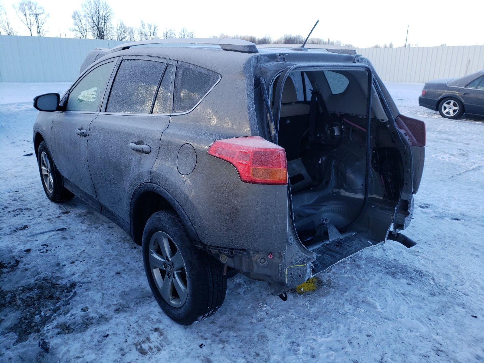 Photo 2 VIN: JTMRFREV4FD103115 - TOYOTA RAV4 XLE 