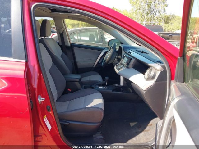 Photo 4 VIN: JTMRFREV4FD136437 - TOYOTA RAV4 