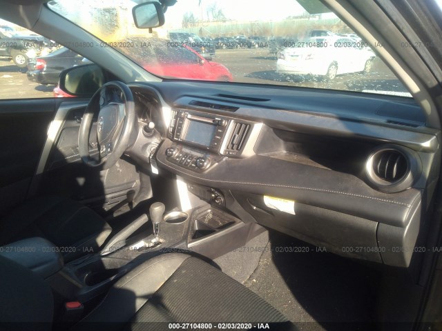 Photo 4 VIN: JTMRFREV4FD153917 - TOYOTA RAV4 