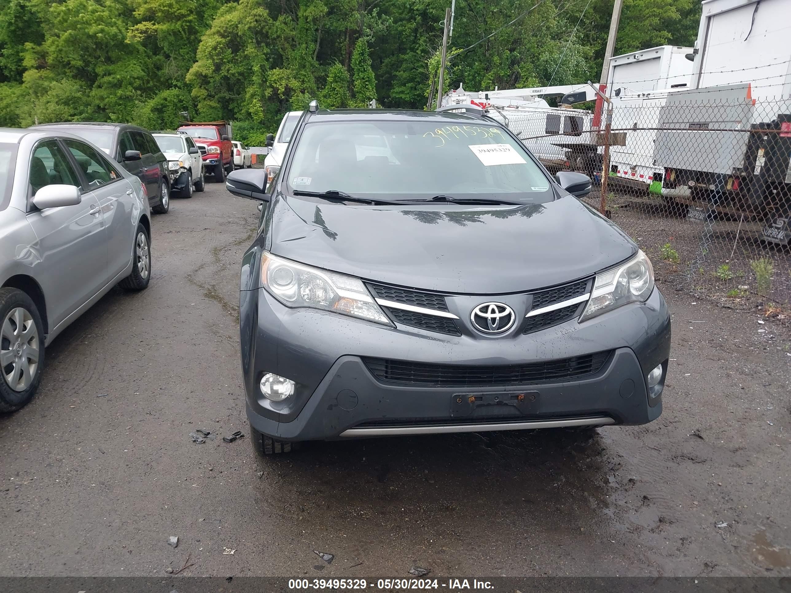 Photo 11 VIN: JTMRFREV4FD167168 - TOYOTA RAV 4 