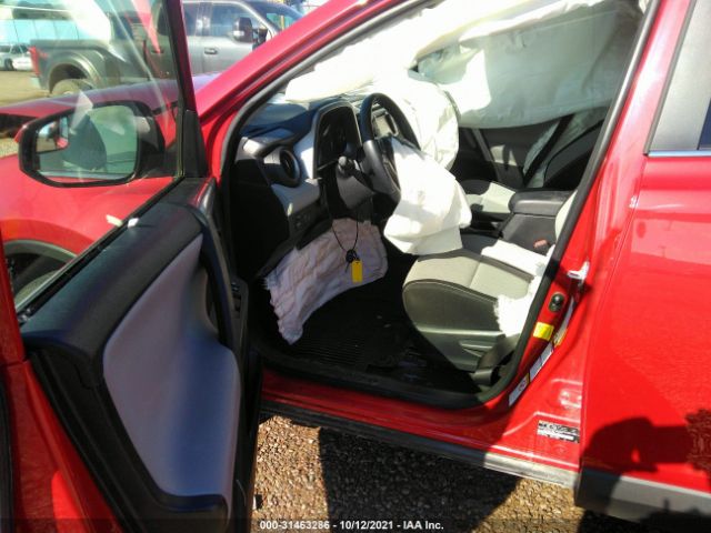 Photo 4 VIN: JTMRFREV4HJ155302 - TOYOTA RAV4 