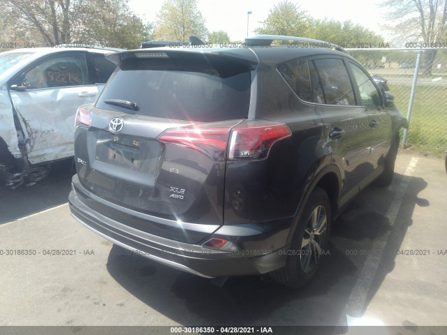 Photo 3 VIN: JTMRFREV4JJ202284 - TOYOTA RAV4 