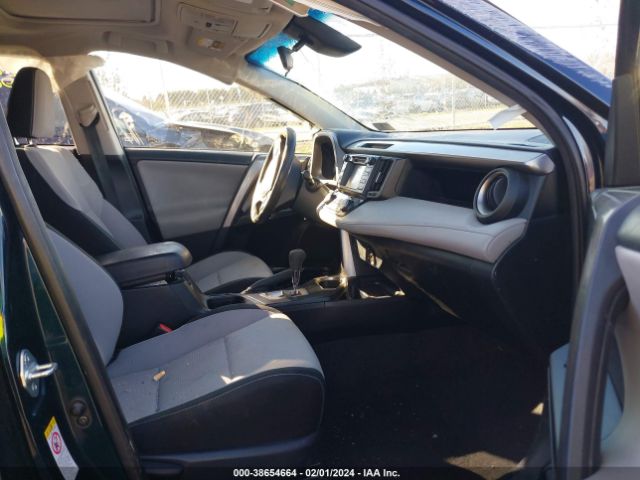 Photo 4 VIN: JTMRFREV4JJ218260 - TOYOTA RAV4 