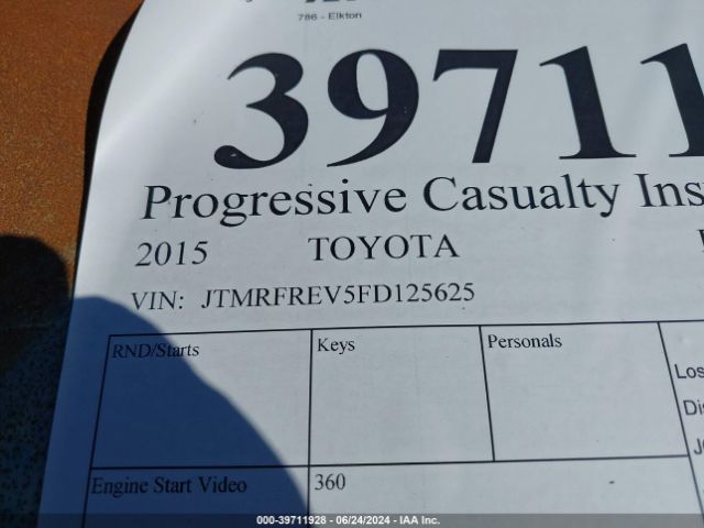 Photo 8 VIN: JTMRFREV5FD125625 - TOYOTA RAV4 