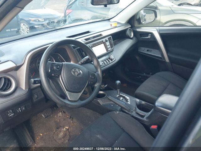 Photo 4 VIN: JTMRFREV5FD154963 - TOYOTA RAV4 