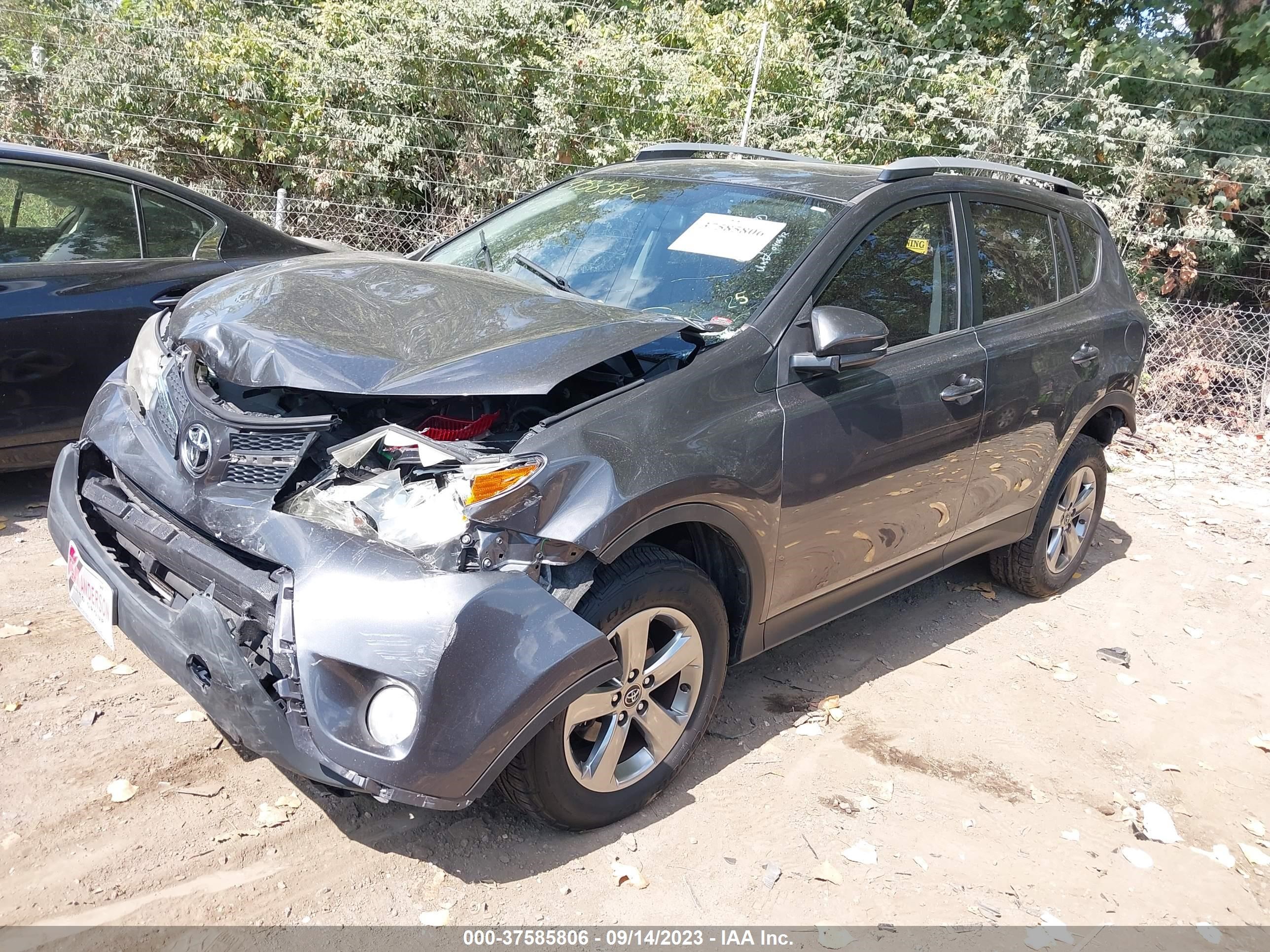 Photo 1 VIN: JTMRFREV5FJ040642 - TOYOTA RAV 4 