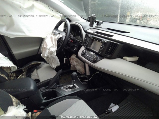 Photo 4 VIN: JTMRFREV5GD192629 - TOYOTA RAV4 