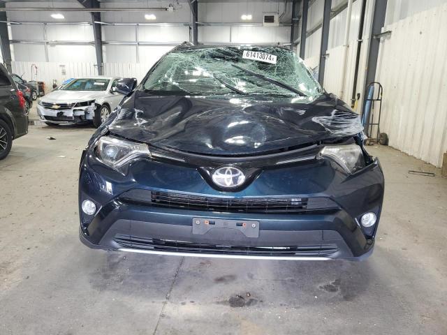 Photo 4 VIN: JTMRFREV5HJ143577 - TOYOTA RAV4 XLE 