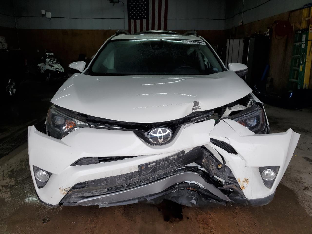 Photo 4 VIN: JTMRFREV5HJ174215 - TOYOTA RAV 4 