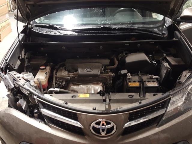 Photo 6 VIN: JTMRFREV6FD122720 - TOYOTA RAV4 XLE 