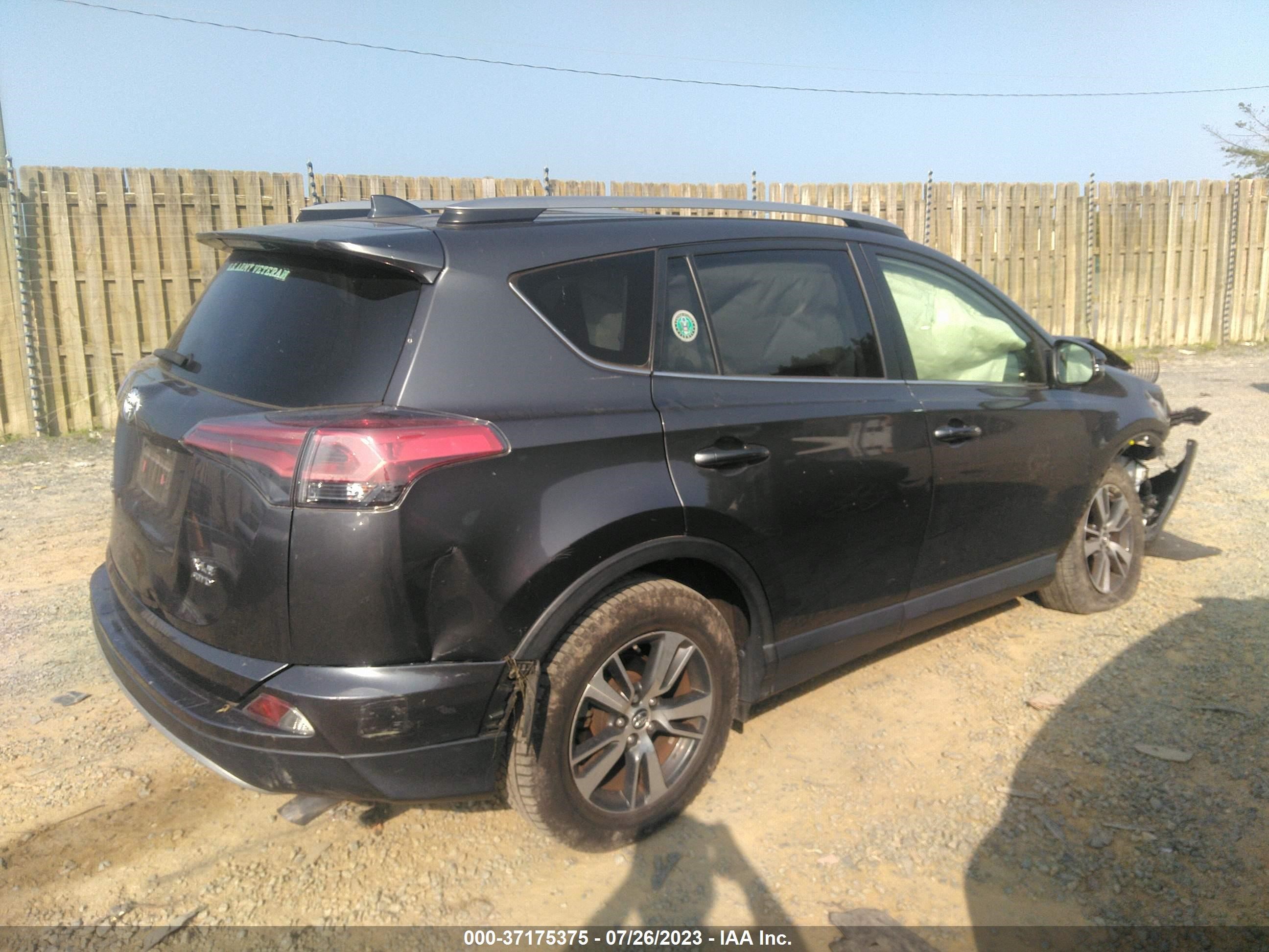 Photo 3 VIN: JTMRFREV6JJ717335 - TOYOTA RAV 4 