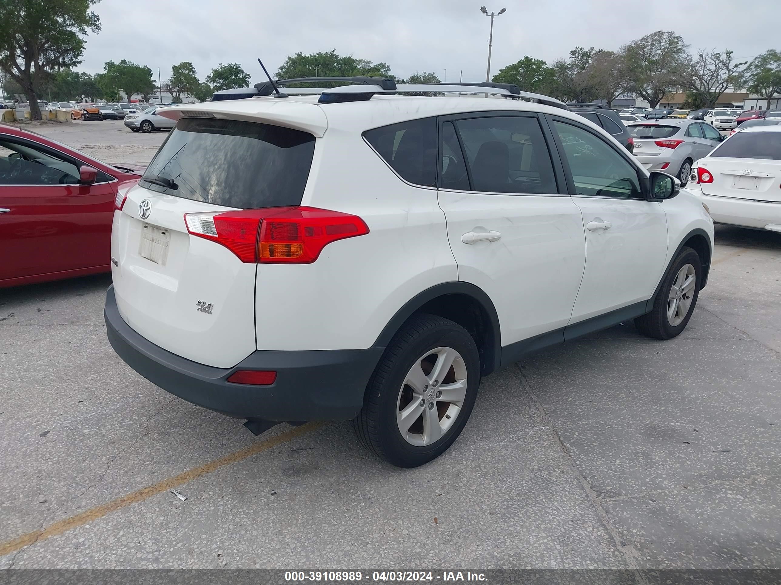 Photo 3 VIN: JTMRFREV7DD005077 - TOYOTA RAV 4 