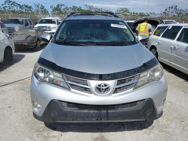 Photo 4 VIN: JTMRFREV7FJ040304 - TOYOTA RAV4 XLE 