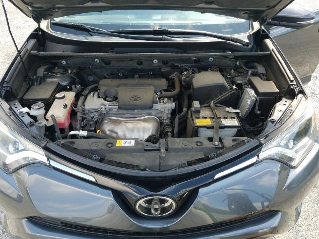 Photo 6 VIN: JTMRFREV7HD202868 - TOYOTA RAV4 XLE 