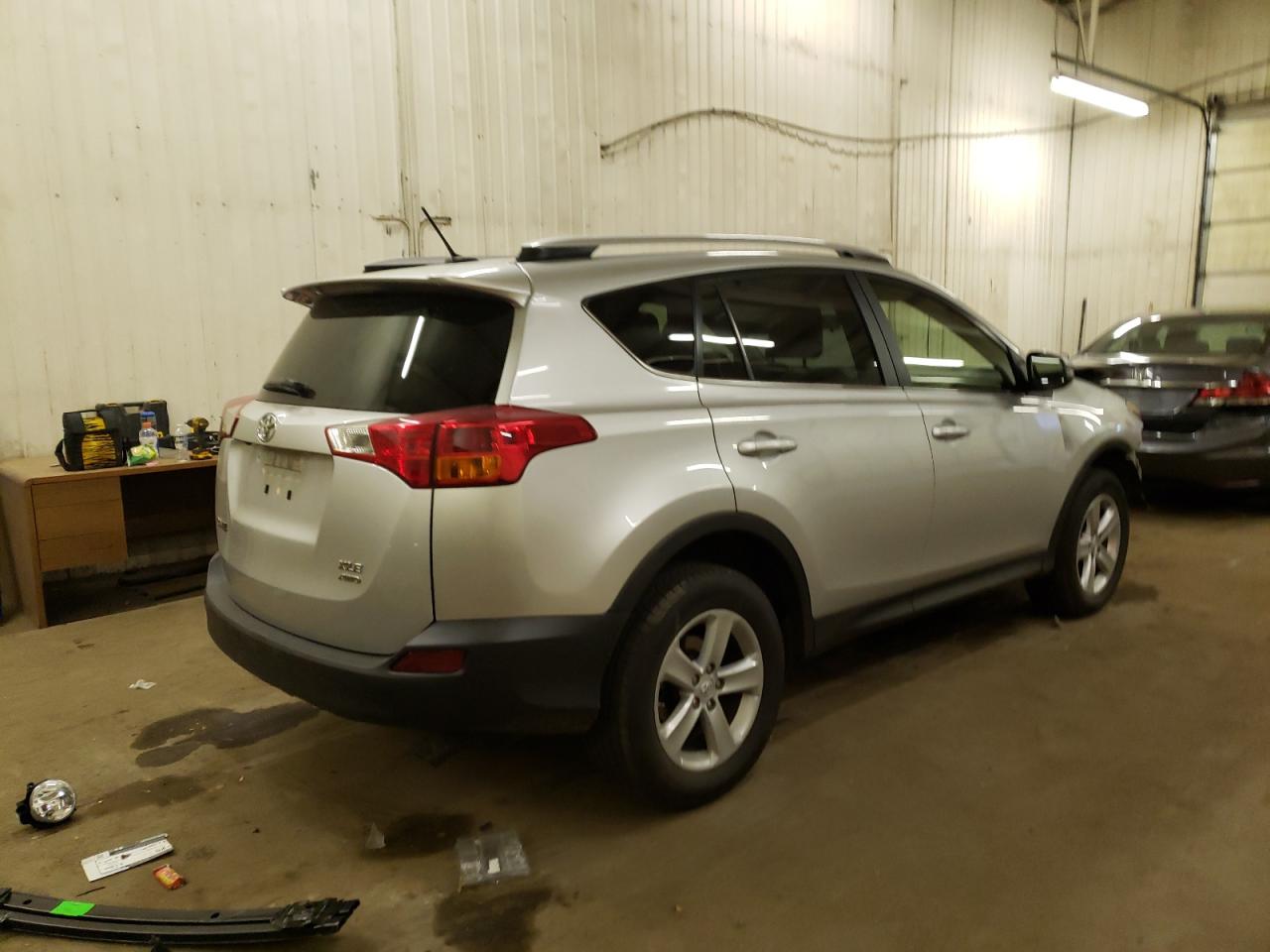 Photo 2 VIN: JTMRFREV8EJ005642 - TOYOTA RAV 4 