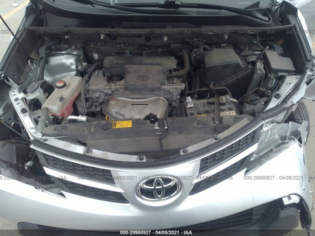 Photo 9 VIN: JTMRFREV8FD103568 - TOYOTA RAV4 