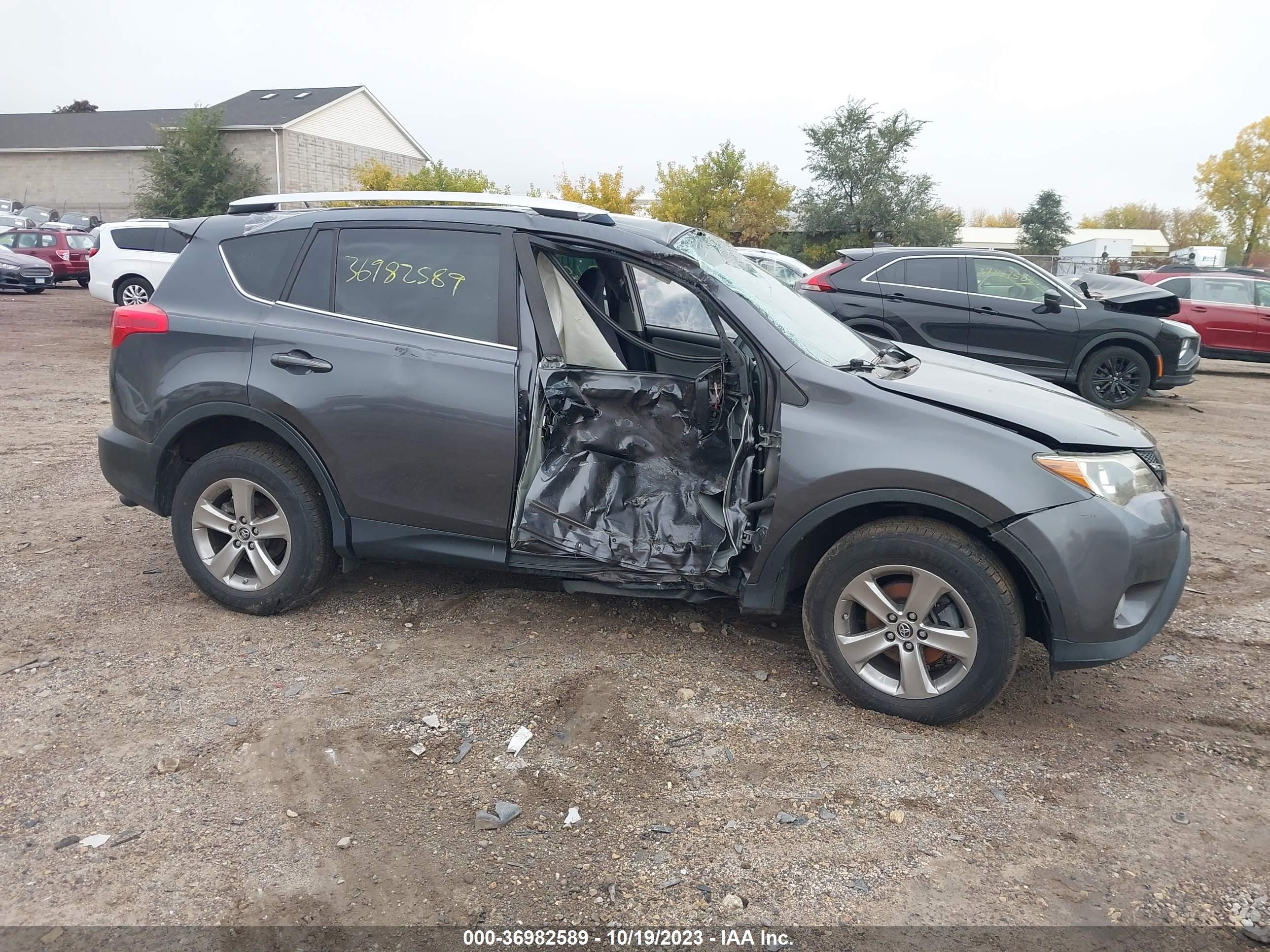 Photo 5 VIN: JTMRFREV8FD134254 - TOYOTA RAV 4 